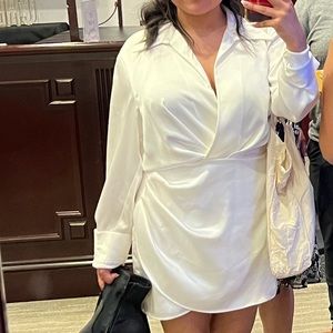 SHORT SATIN EFFECT DRESS IN WHITE